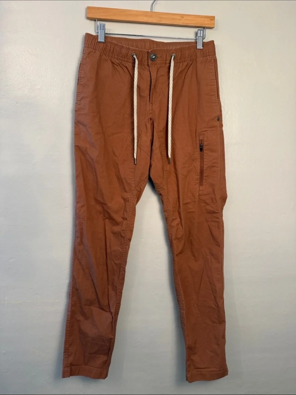 Vuori Men's Rust Orange RipstopCargo Drawstring Pants size small